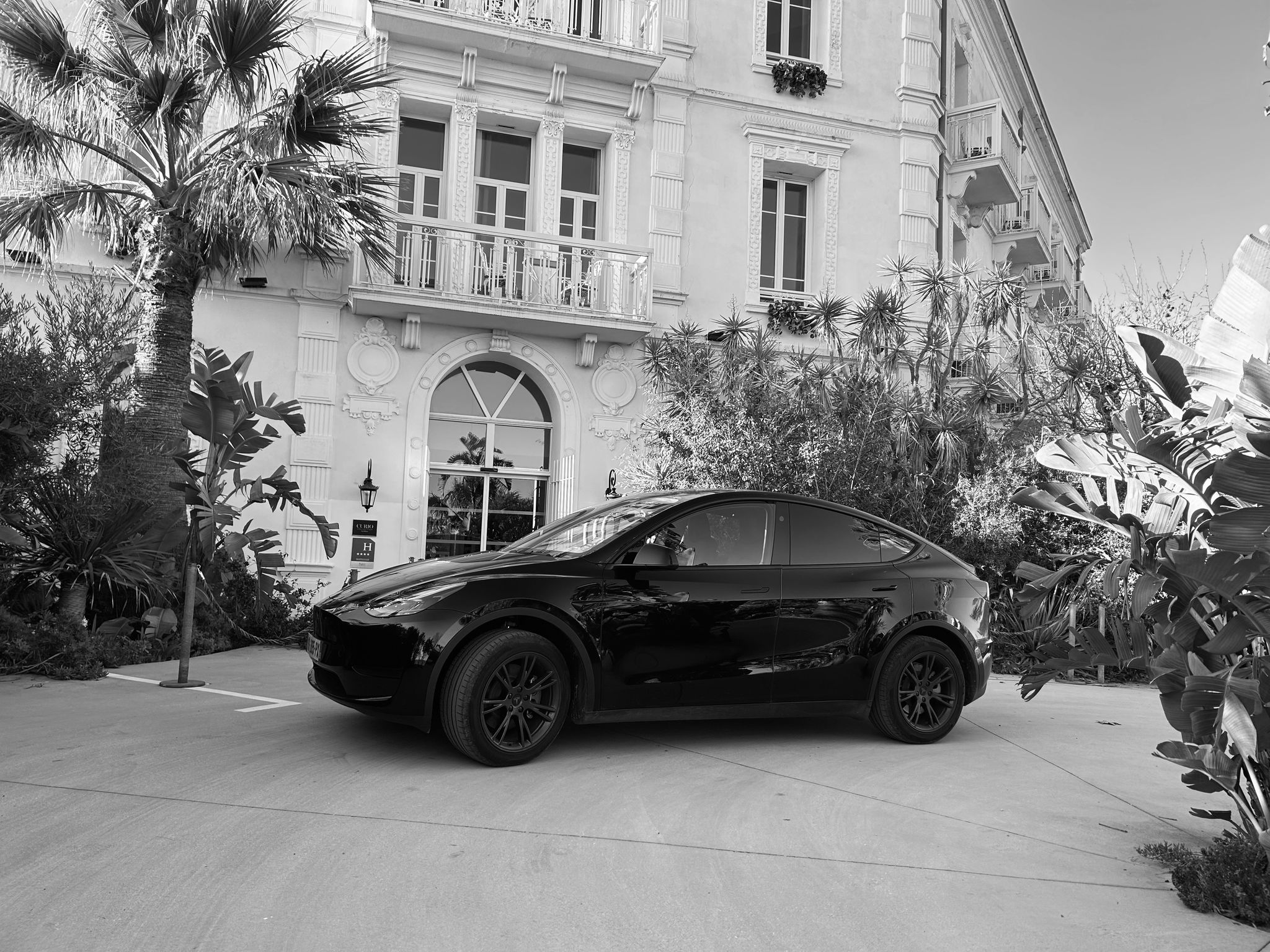 Service Real VTC 83 — chauffeur privé disponible 24h/24 dans le VAR